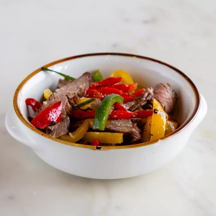 London Broil and Peppers with Ginger Vinaigrette Salad Lb.