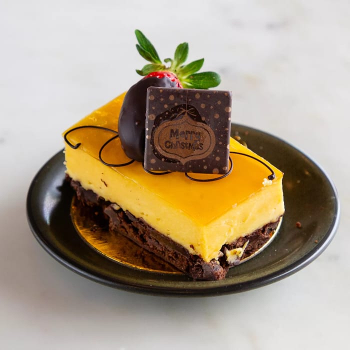 Manggo Chocolate Mousse Cake.